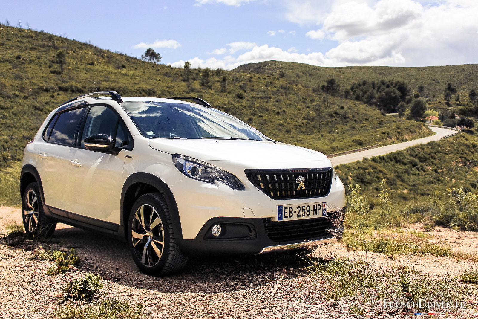 Essai Peugeot 2008 restylée : régime aux hormones SUV - French ...