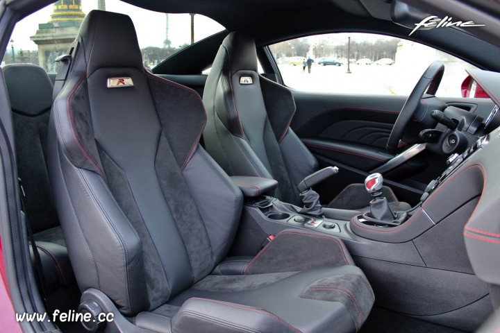 Sièges baquet - Essai de la Peugeot RCZ R