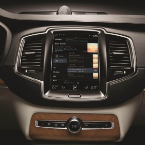 Photo multimédia écran tactile Volvo XC90 II (2014)