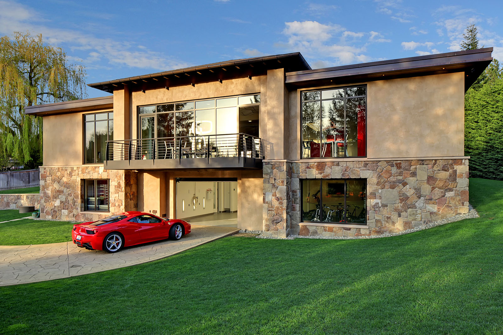 Il faut se contenter de ce qu'on a et cesser de vouloir toujours plus ! Photo-maison-contemporaine-automobile-1-007