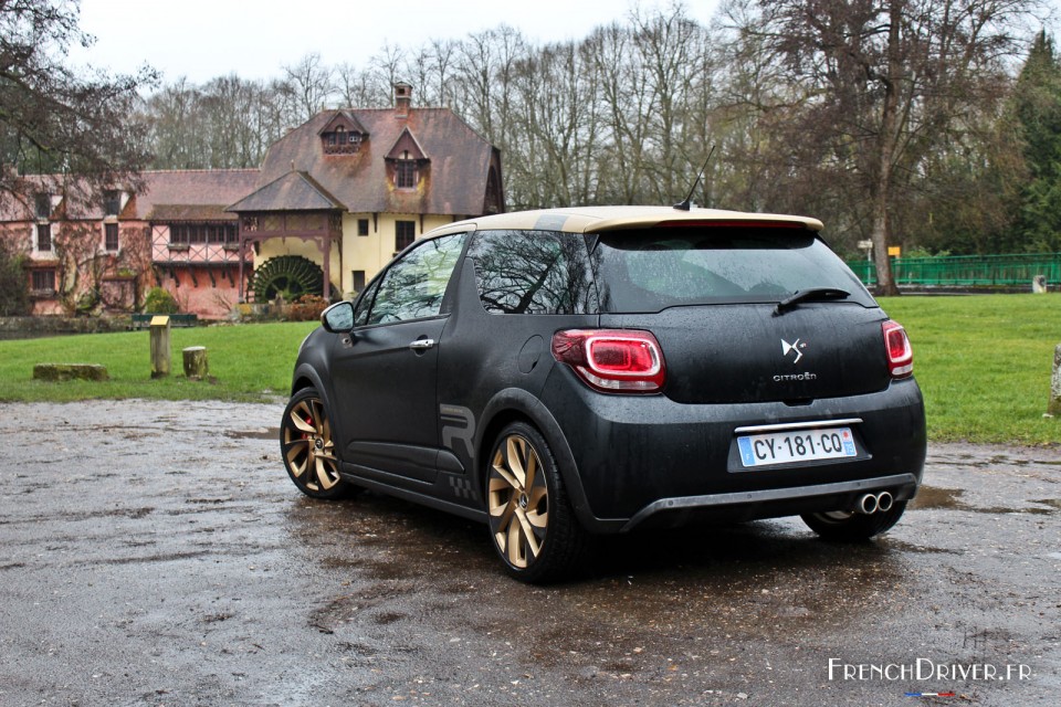 Photo DS 3 Racing Gold Mat - 1.6 THP 202 ch (Février 2015)