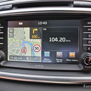 Photo écran tactile GPS Kia Sorento 3 – 2.2 CRDi 200 BVA6 (Mars