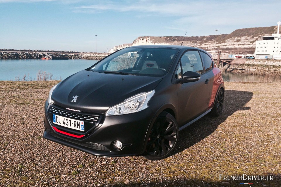 Essai Peugeot 208 GTi 30th - 1.6 THP 208 ch (Mars 2015)