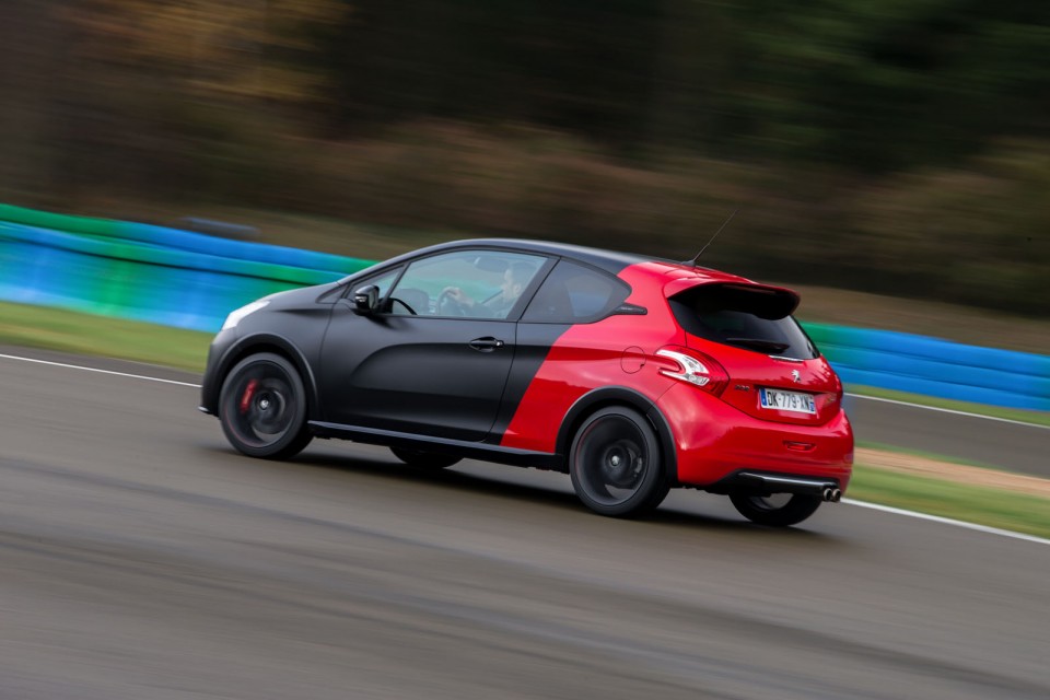 Essai Peugeot 208 GTi 30th - 1.6 THP 208 ch (Mars 2015)