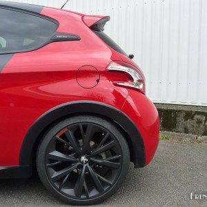 Photo jante alu Peugeot 208 GTi 30th – 1.6 THP 208 ch (Mars 2015