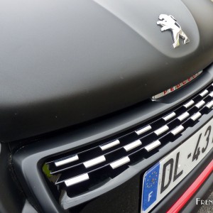 Photo calandre avant Peugeot 208 GTi 30th – 1.6 THP 208 ch (Mars