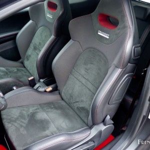 Photo sièges baquet Peugeot 208 GTi 30th – 1.6 THP 208 ch (Mars