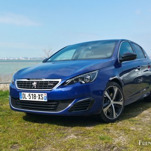 Photo 3/4 avant Peugeot 308 GT – 2.0 BlueHDi 180 EAT6 (Avril 201