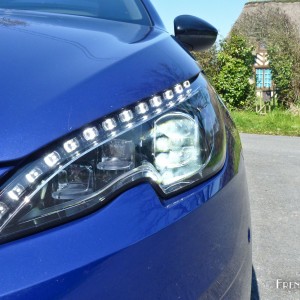 Photo feux avant Full LED Peugeot 308 GT – 2.0 BlueHDi 180 EAT6