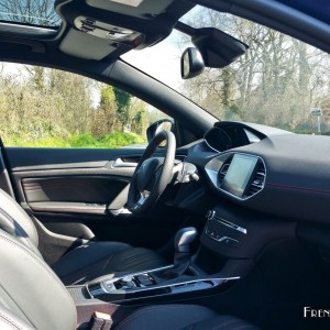 Photo intérieur cuir Peugeot 308 GT – 2.0 BlueHDi 180 EAT6 (Avr