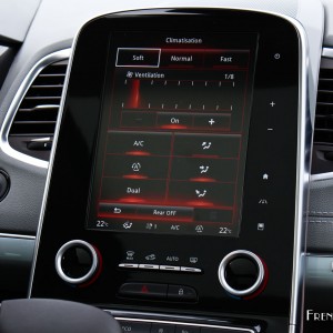 Photo climatisation tablette tactile R-Link 2 Renault Espace V I