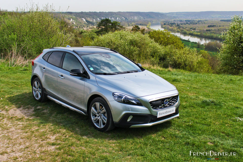 Photo essai Volvo V40 Cross Country T5 AWD - 1.9l 16v 245 ch (Av