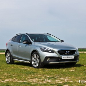 Photo 3/4 avant Volvo V40 Cross Country T5 AWD – 1.9l 16v 245 ch