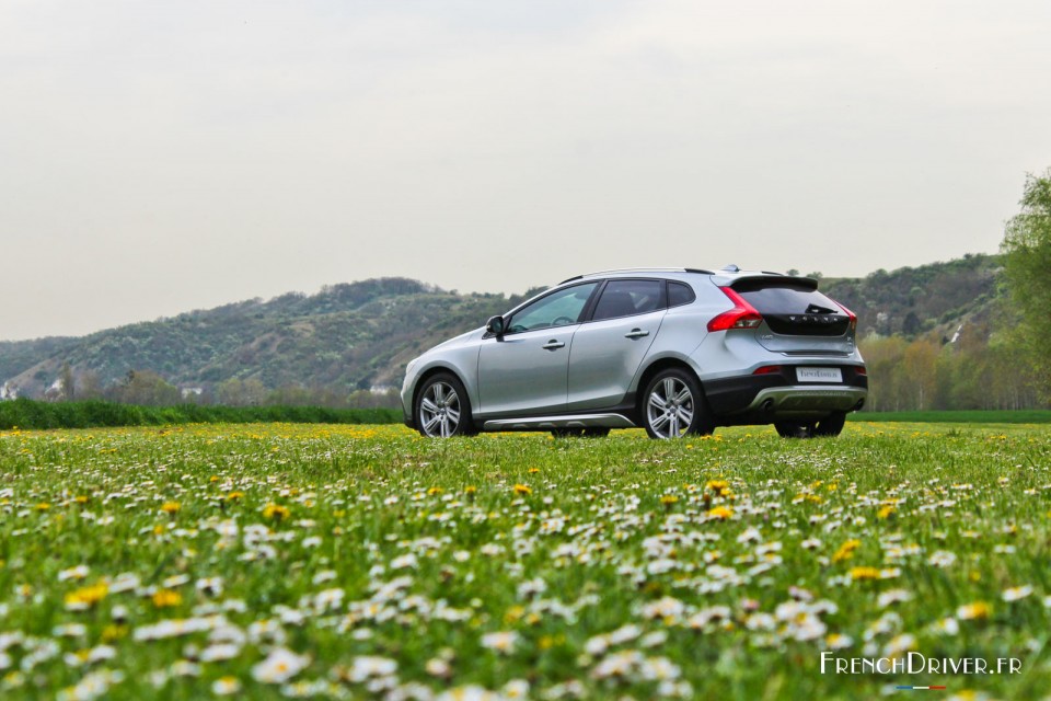 Photo essai Volvo V40 Cross Country T5 AWD - 1.9l 16v 245 ch (Av