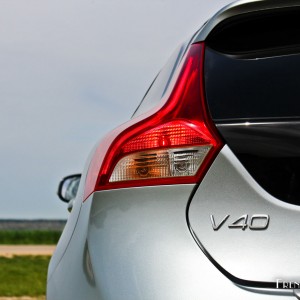 Photo sigle V40 Volvo V40 Cross Country T5 AWD – 1.9l 16v 245 ch