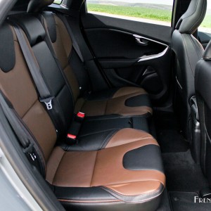 Photo banquette arrière cuir Charcoal / Hazel Brown Volvo V40 C