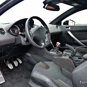 Photo intérieur Peugeot RCZ R – 1.6 THP 270 ch (Mai 2015)