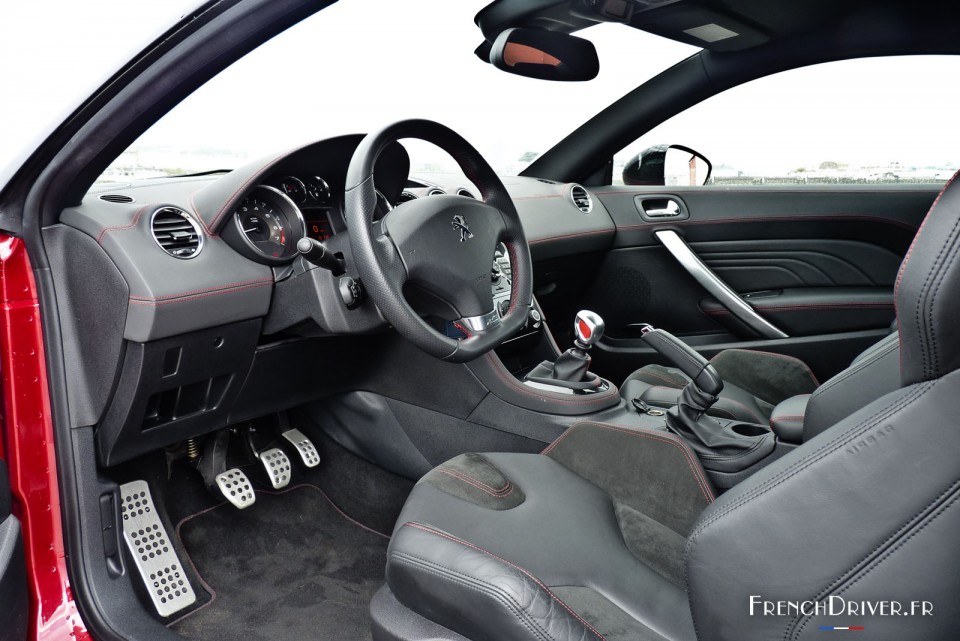 Photo intérieur Peugeot RCZ R - 1.6 THP 270 ch (Mai 2015)