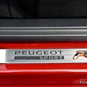 Photo seuil de porte aluminium Peugeot RCZ R – 1.6 THP 270 ch (M