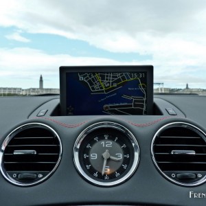 Photo écran couleur GPS Peugeot RCZ R – 1.6 THP 270 ch (Mai 201