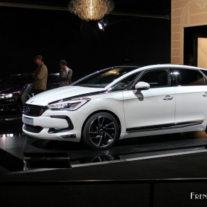 DS 5 restylée Hybrid 4×4 – Exposition DS Week Paris 2015 – Jardin des Tuileries