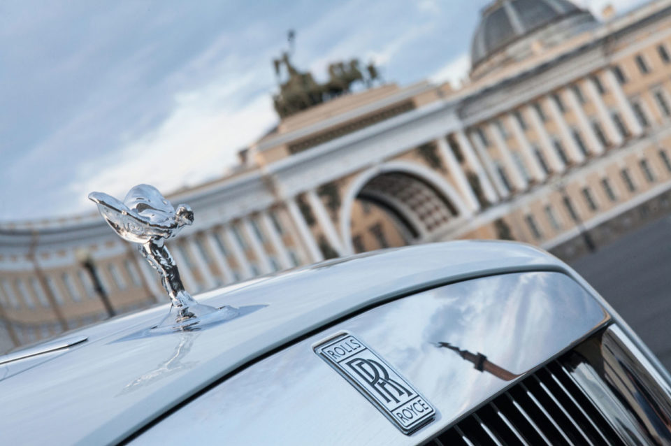 Rolls-Royce : fabrication du Spirit of Ecstasy