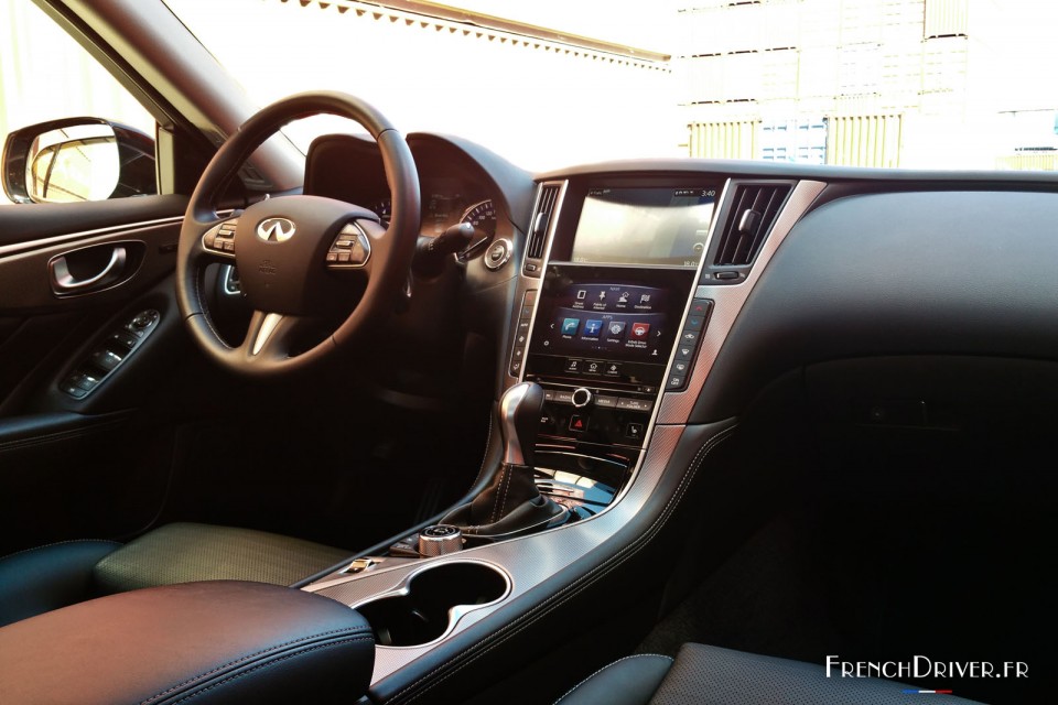 Photo intérieur Infiniti Q50 Sport Hybrid AWD - 3.5l V6 364 ch