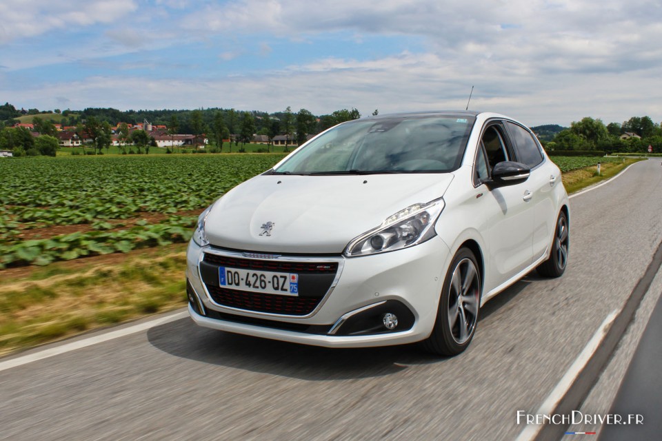 Photo essai Peugeot 208 GT Line restylée (Mai 2015)