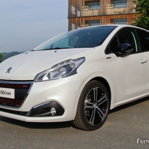 Photo essai Peugeot 208 GT Line restylée (Mai 2015)