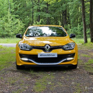 Photo face avant Renault Mégane III R.S. Trophy – 2.0 T 275 ch