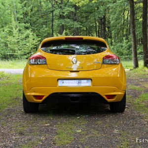 Photo face arrière Renault Mégane III R.S. Trophy – 2.0 T 275