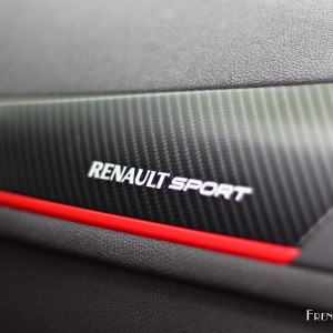 Photo insert planche de bord Renault Sport Mégane III R.S. Trop