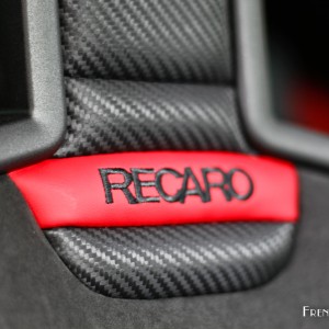 Photo détail siège baquet Recaro Renault Mégane III R.S. Trop