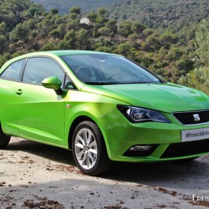 Photo 3/4 avant SEAT Ibiza Connect restylée Vert Lima (Juin 201