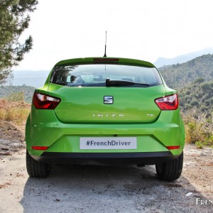 Photo face arrière SEAT Ibiza Connect restylée Vert Lima (Juin