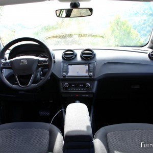 Photo intérieur SEAT Ibiza Connect restylée (Juin 2015)