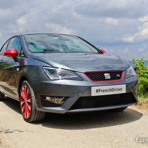 Photo 3/4 avant SEAT Ibiza FR restylée Gris Pyrénéen (Juin 20