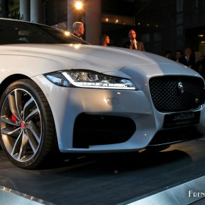 Photo face avant Nouvelle Jaguar XF 2015 : avant-première à Pa