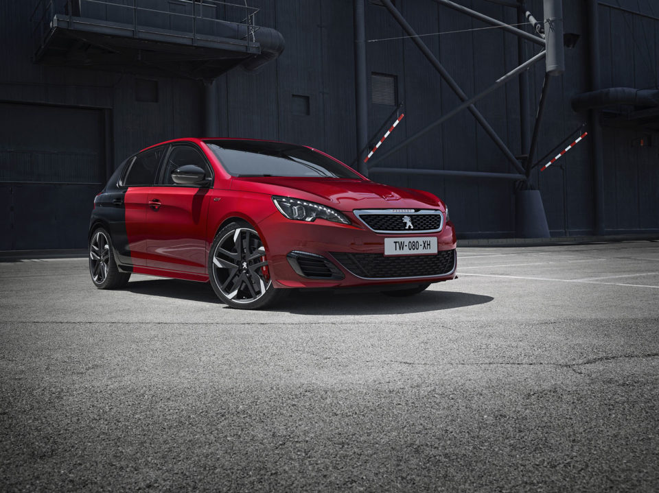 Photo officielle Peugeot 308 GTi by Peugeot Sport (2015)