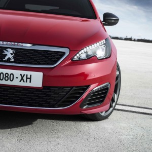 Photo face avant Peugeot 308 GTi by Peugeot Sport (2015)