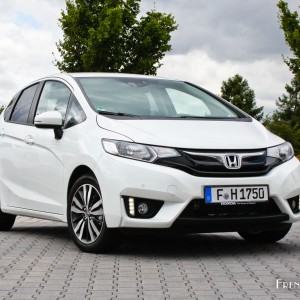 Photo 3/4 avant nouvelle Honda Jazz III Blanc Orchidée (2015)