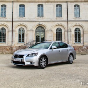 Photo 3/4 avant Lexus GS 300h – 2.5 VVT­i 223 ch