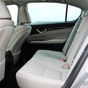 Photo banquette arrière cuir Lexus GS 300h – 2.5 VVT­i 223 ch