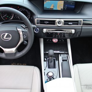 Photo console centrale Lexus GS 300h – 2.5 VVT­i 223 ch