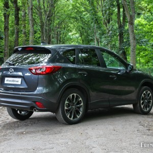 Photo 3/4 arrière nouveau Mazda CX-5 (2015)