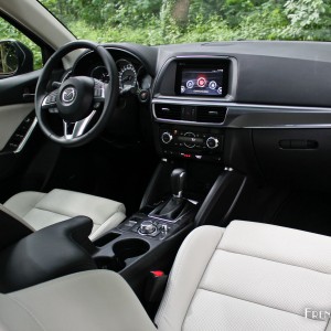 Photo intérieur cuir nouveau Mazda CX-5 (2015)