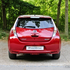 Photo face arrière Nissan LEAF (2015)