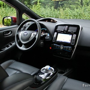 Photo intérieur cuir Nissan LEAF (2015)