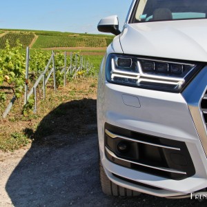 Photo feux avant Full LED nouvelle Audi Q7 (2015)