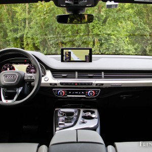Photo tableau de bord nouvelle Audi Q7 (2015)